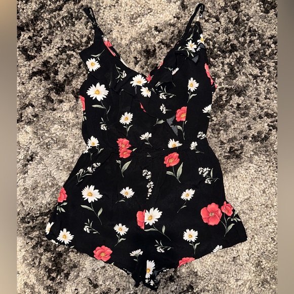 NWOT Ruffle Flora Cami Romper - Picture 9 of 14